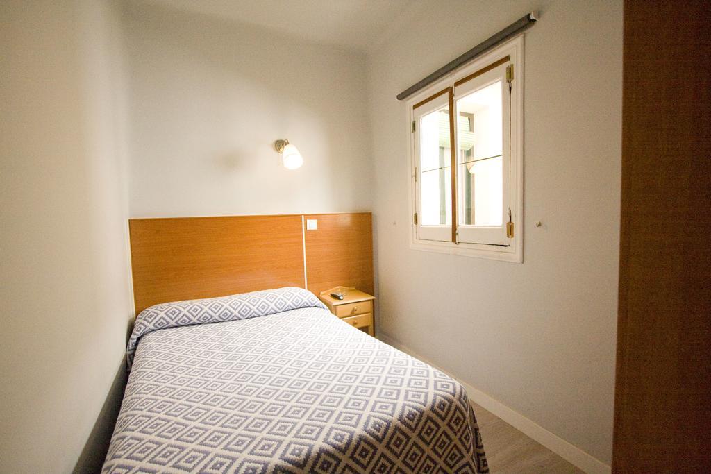 Hostal Trevinca Madrid Kültér fotó