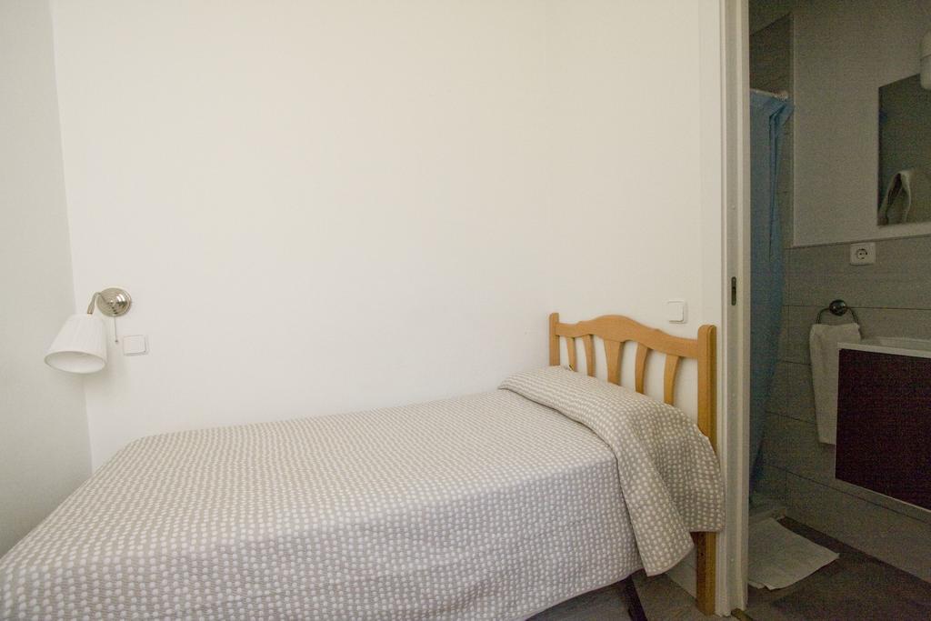 Hostal Trevinca Madrid Kültér fotó