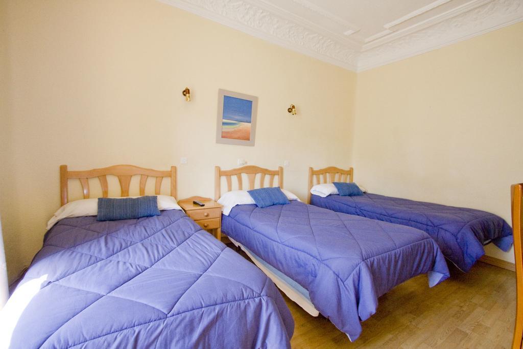 Hostal Trevinca Madrid Kültér fotó