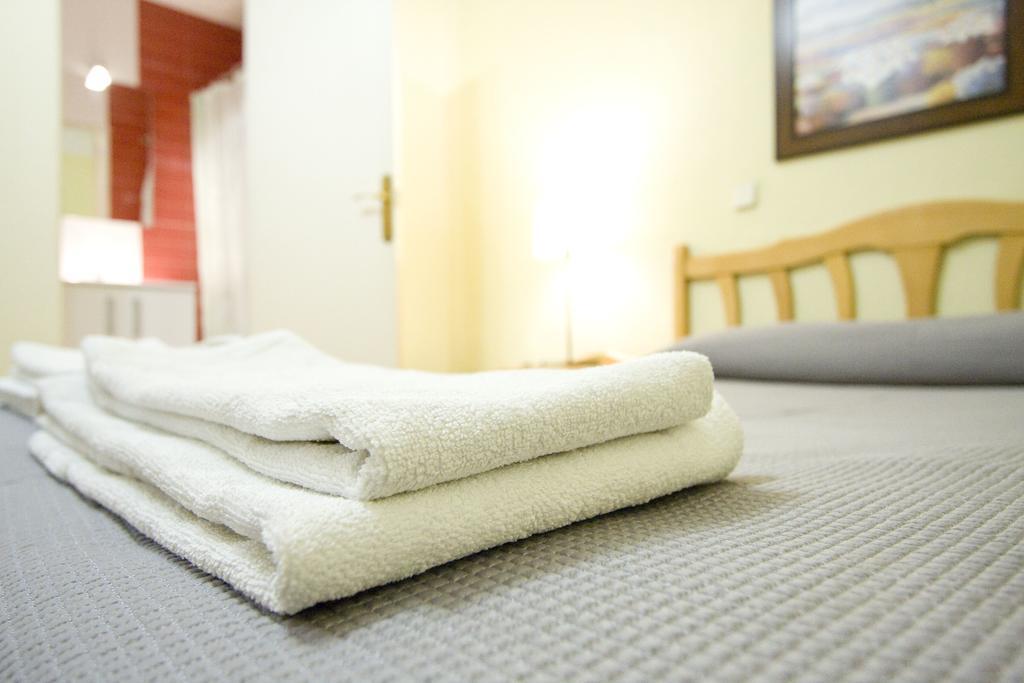Hostal Trevinca Madrid Kültér fotó