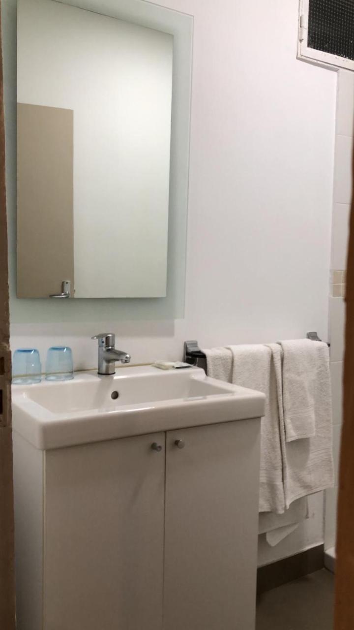 Hostal Trevinca Madrid Kültér fotó