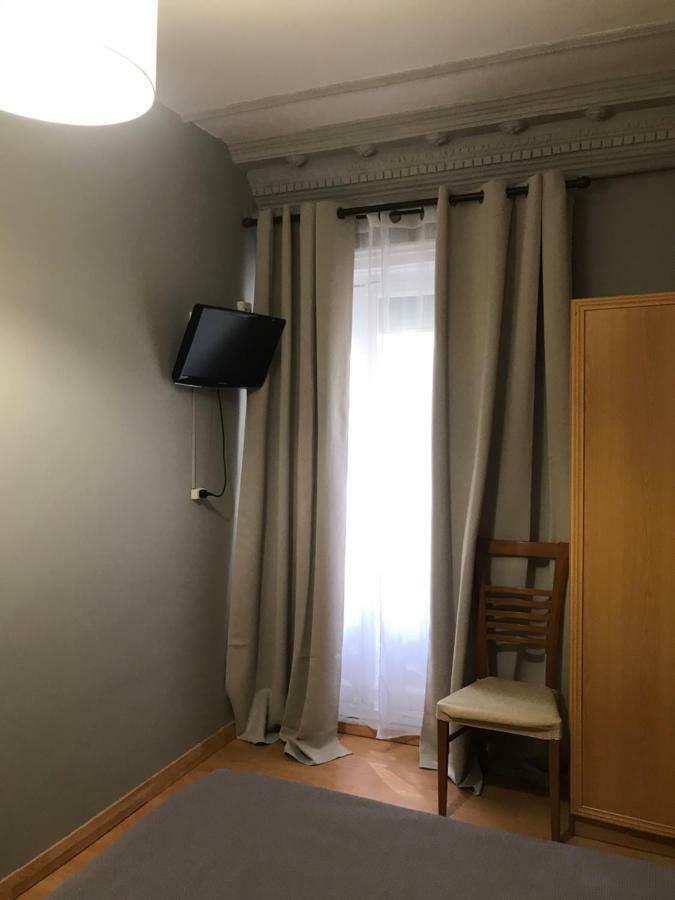 Hostal Trevinca Madrid Kültér fotó